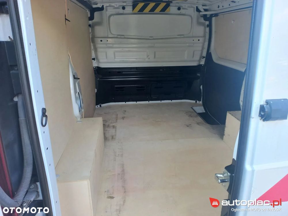 Renault Trafic - 23