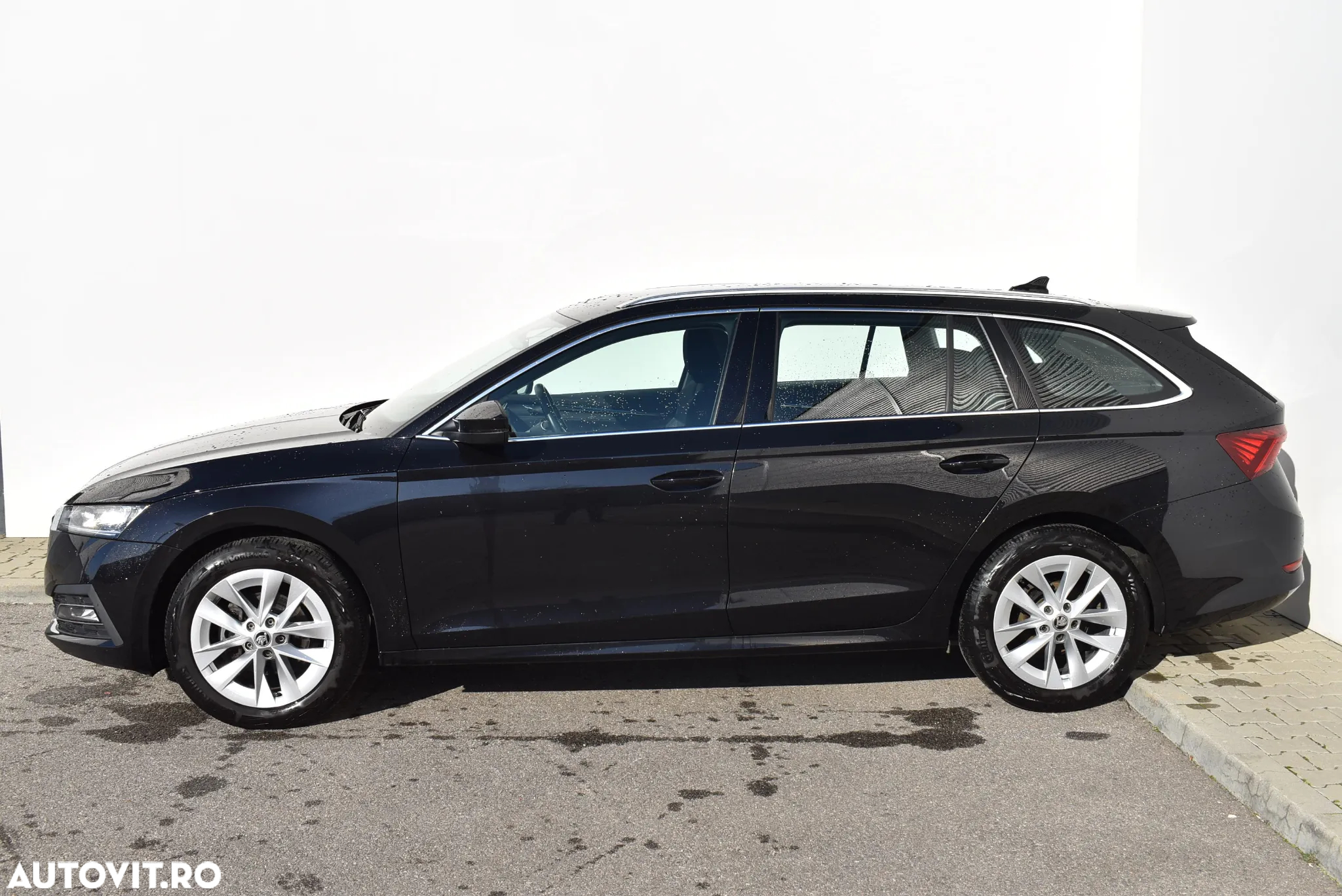 Skoda Octavia Combi 2.0 TDI (Green tec) DSG Style - 8