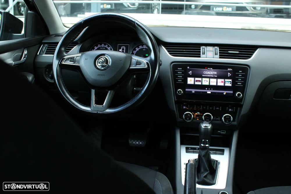 Skoda Octavia 1.6 TDI Business Line DSG - 17