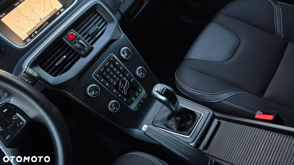 Volvo V40 T2 Drive-E Momentum - 22