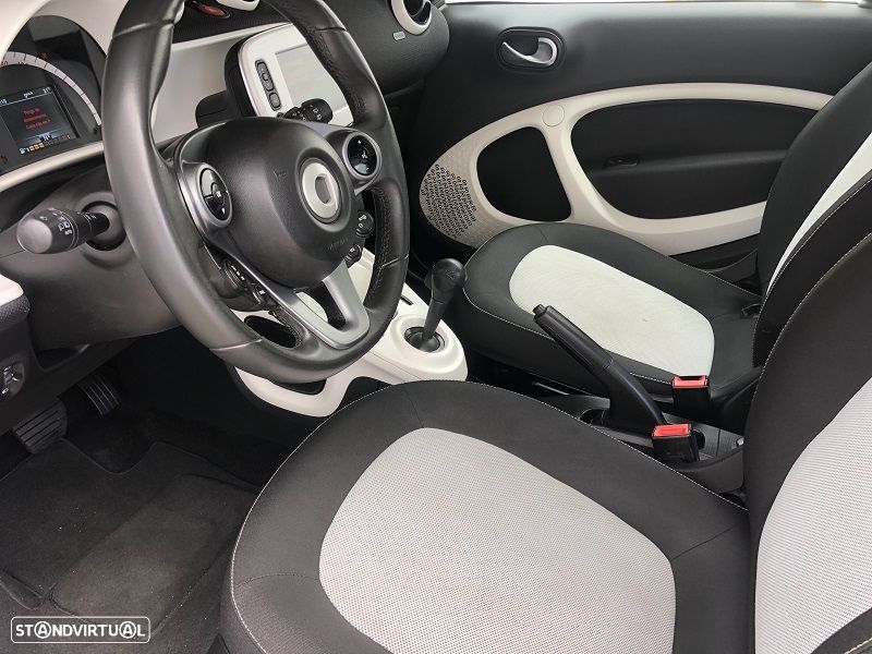 Smart ForTwo Coupé 1.0 mhd Passion 71 Softouch - 11