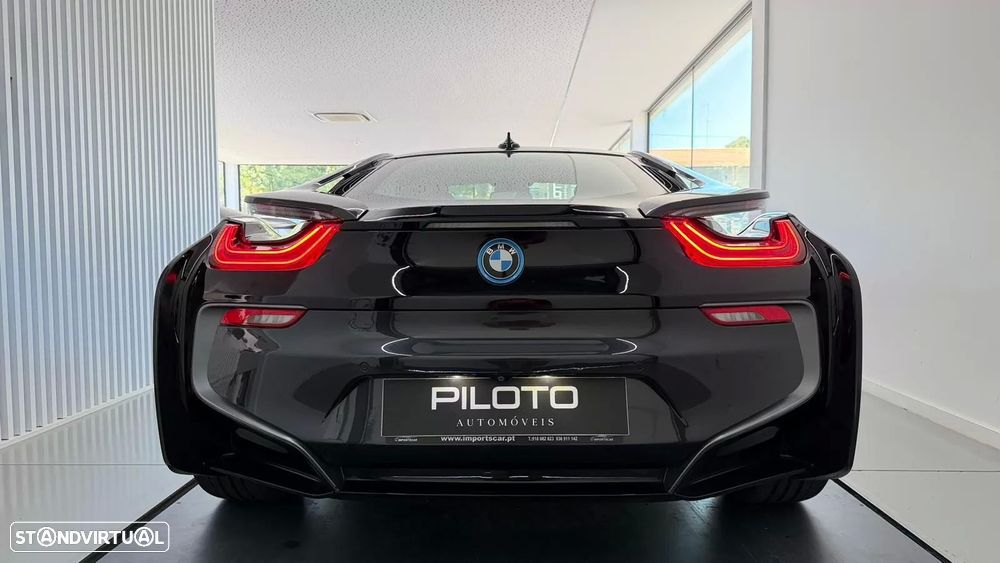 BMW i8 Standard - 8