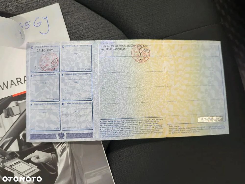 Toyota Camry 2.5 Hybrid Comfort CVT - 21