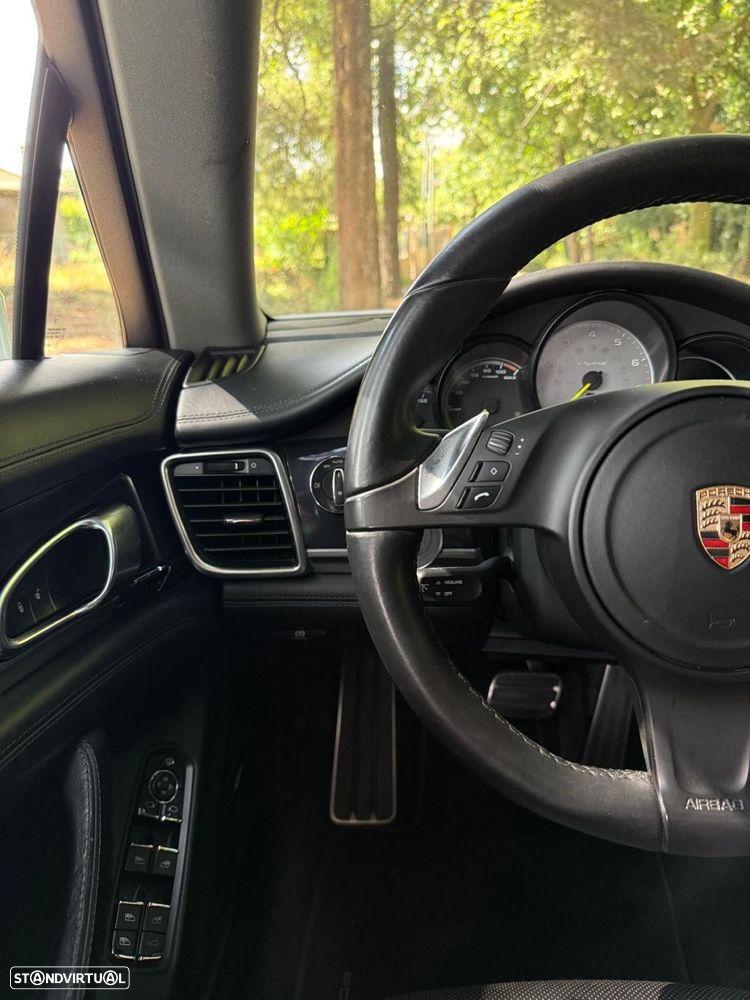 Porsche Panamera - 16