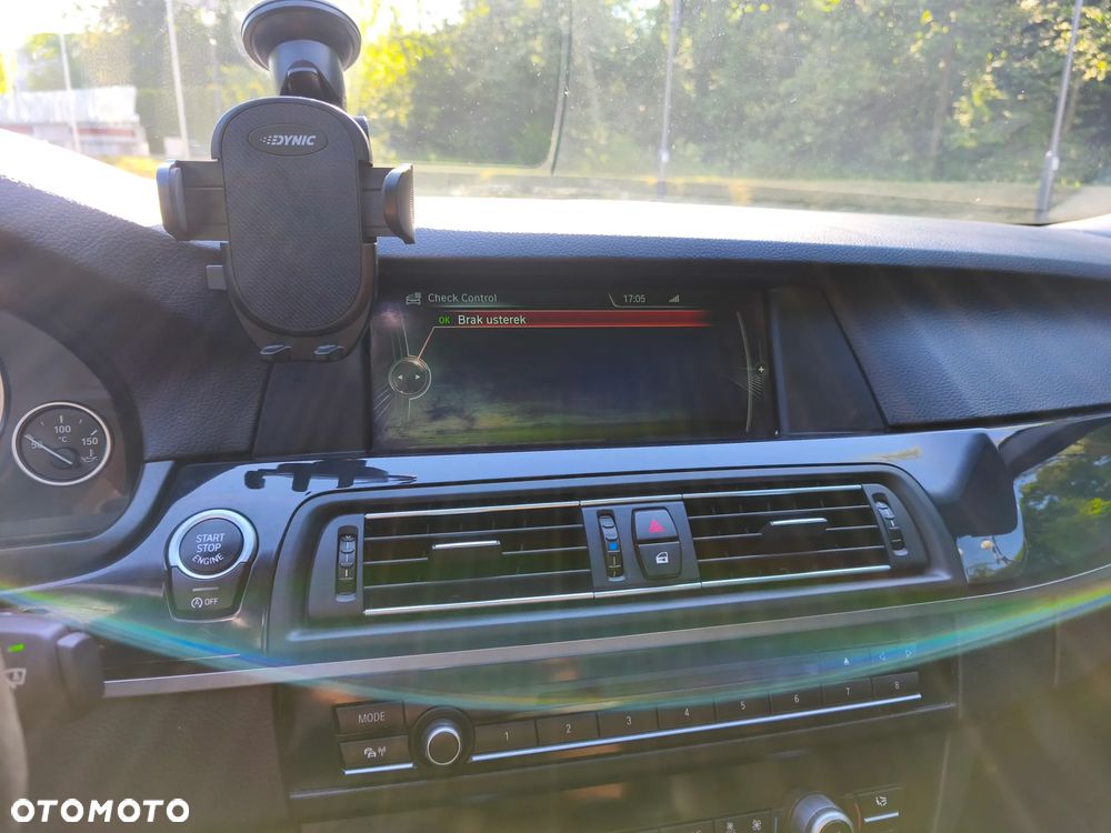 BMW Seria 5 525d - 13