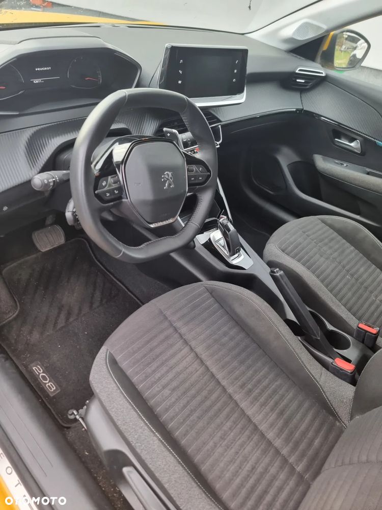 Peugeot 208 - 15