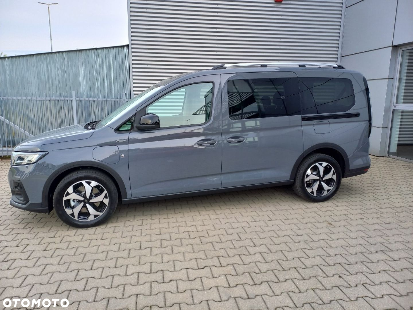 Ford Tourneo Connect Grand - 4
