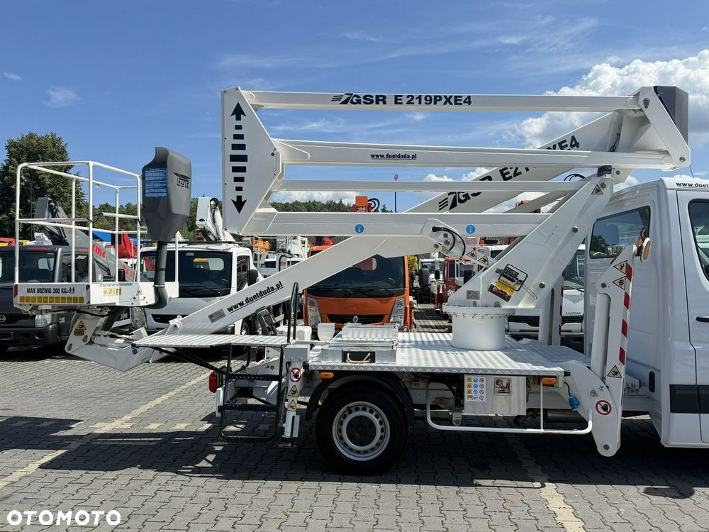 Mercedes-Benz Sprinter - 9