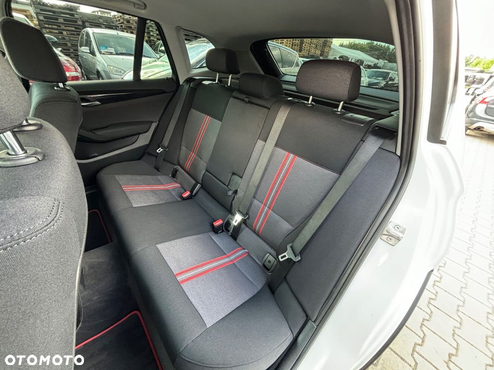 BMW X1 sDrive18d Sport Line - 29