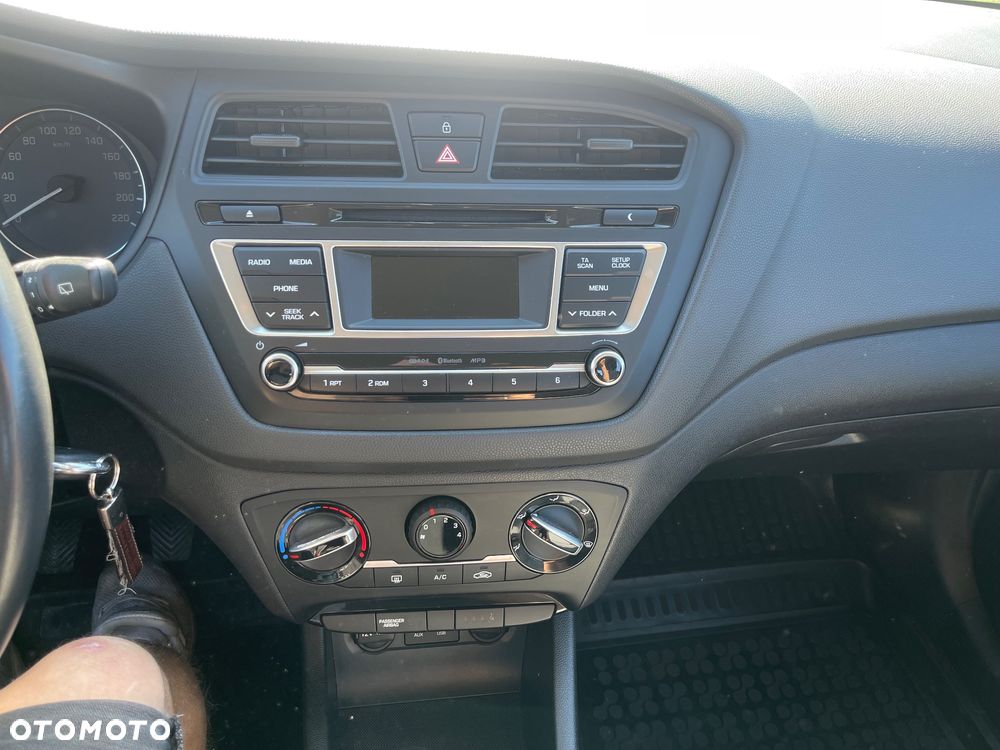 Hyundai i20 - 17