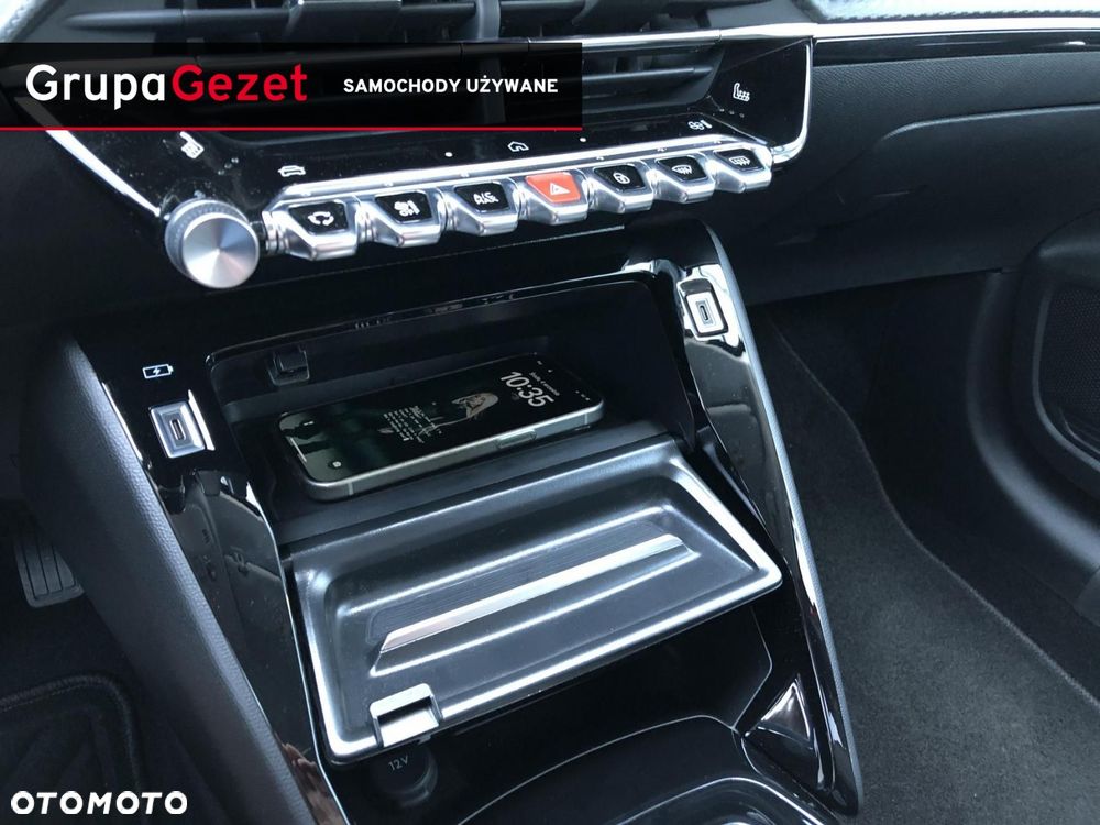 Peugeot 208 - 18