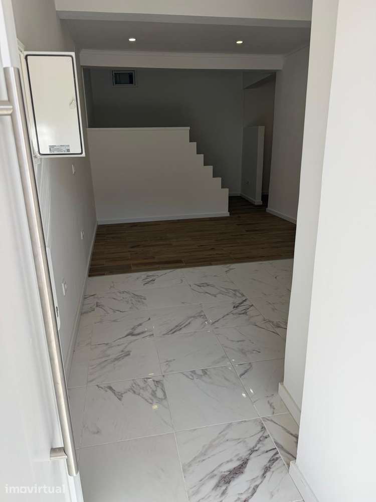 Apartamento T0, completamente remodelado, pronto a habitar - Grande imagem: 5/16