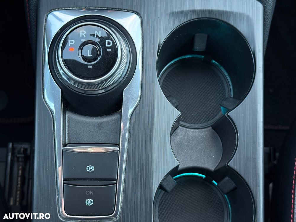 Ford Kuga 2.5 Duratec FHEV ST-LINE X - 16