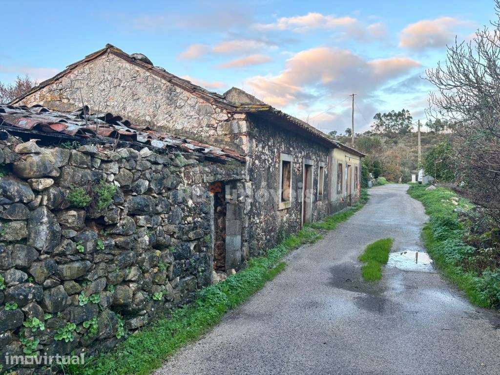 2 Casas para recuperar em Vale de Colmeias, Tomar - Grande imagem: 3/5