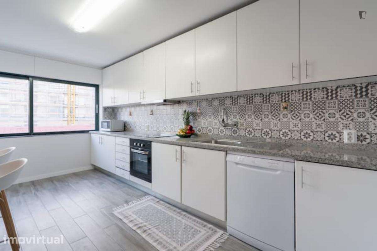 Apartamento com 4 quartos - localizado em Vila nova de gaia - Grande imagem: 2/21