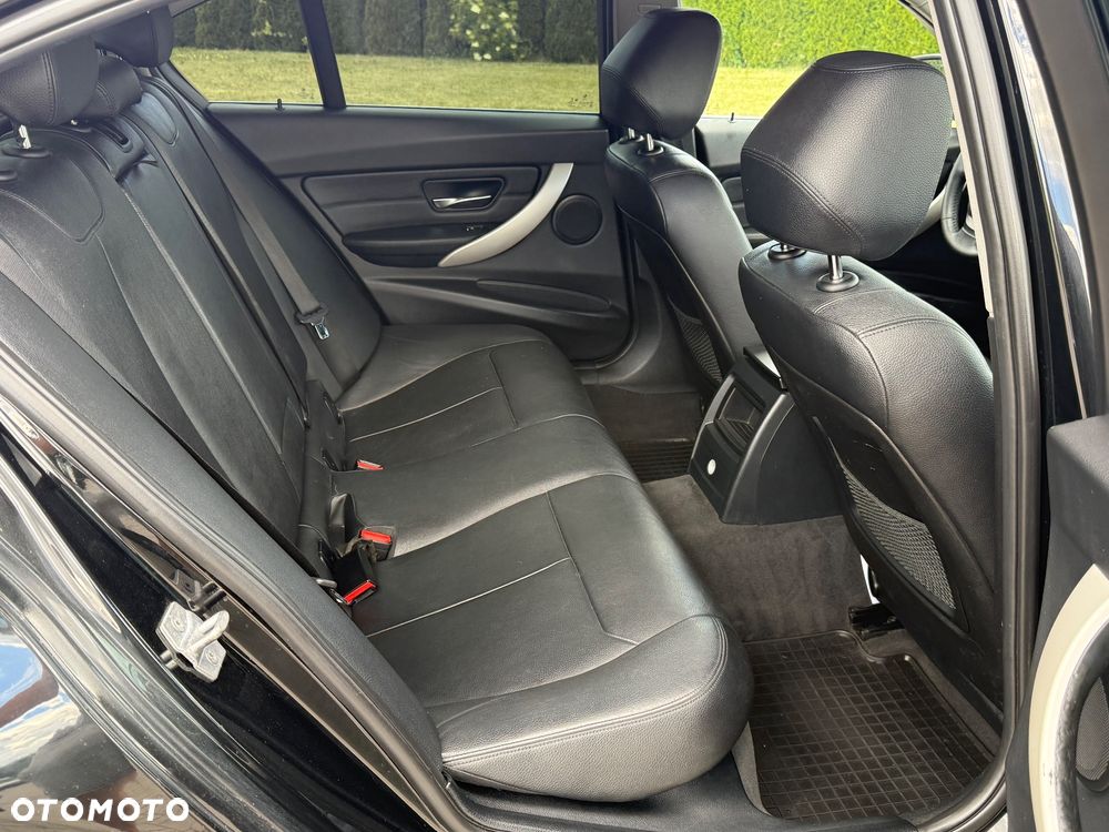 BMW Seria 3 - 30