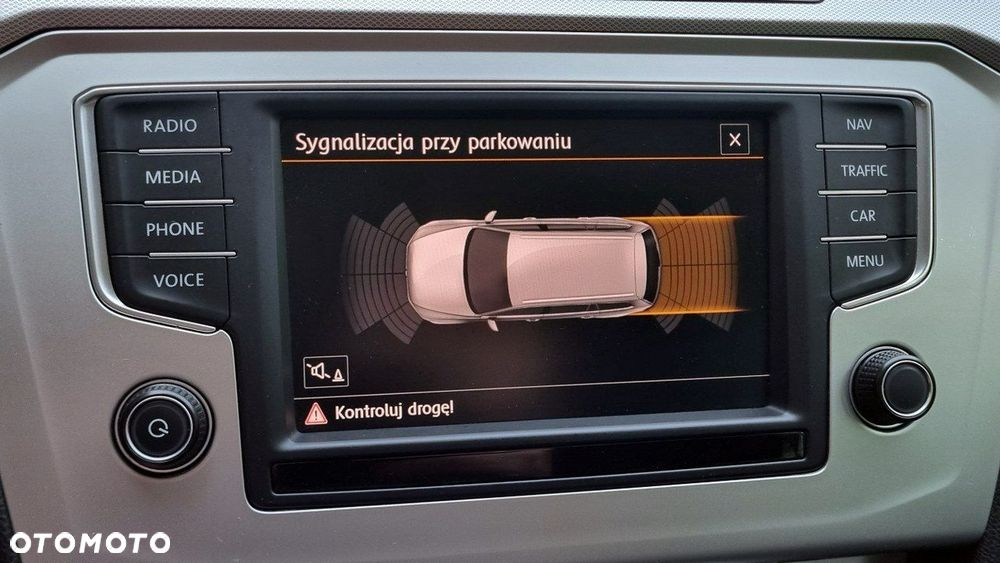 Volkswagen Passat - 16