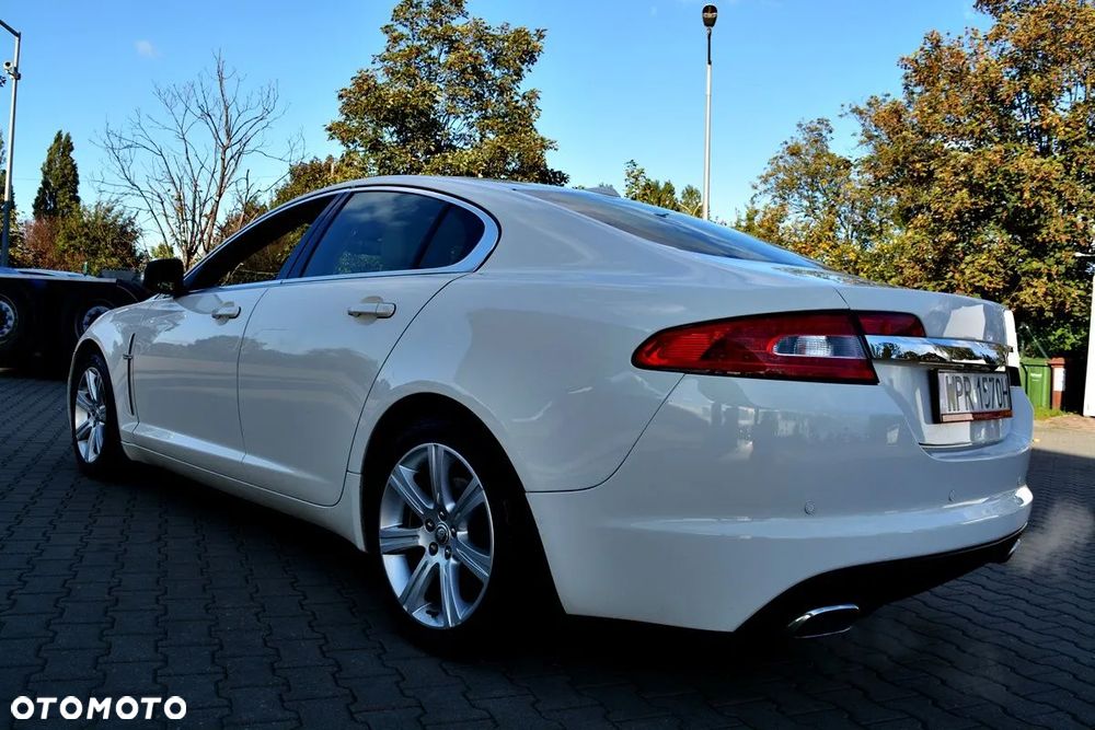Jaguar XF 4.2 V8 Premium Luxury - 20