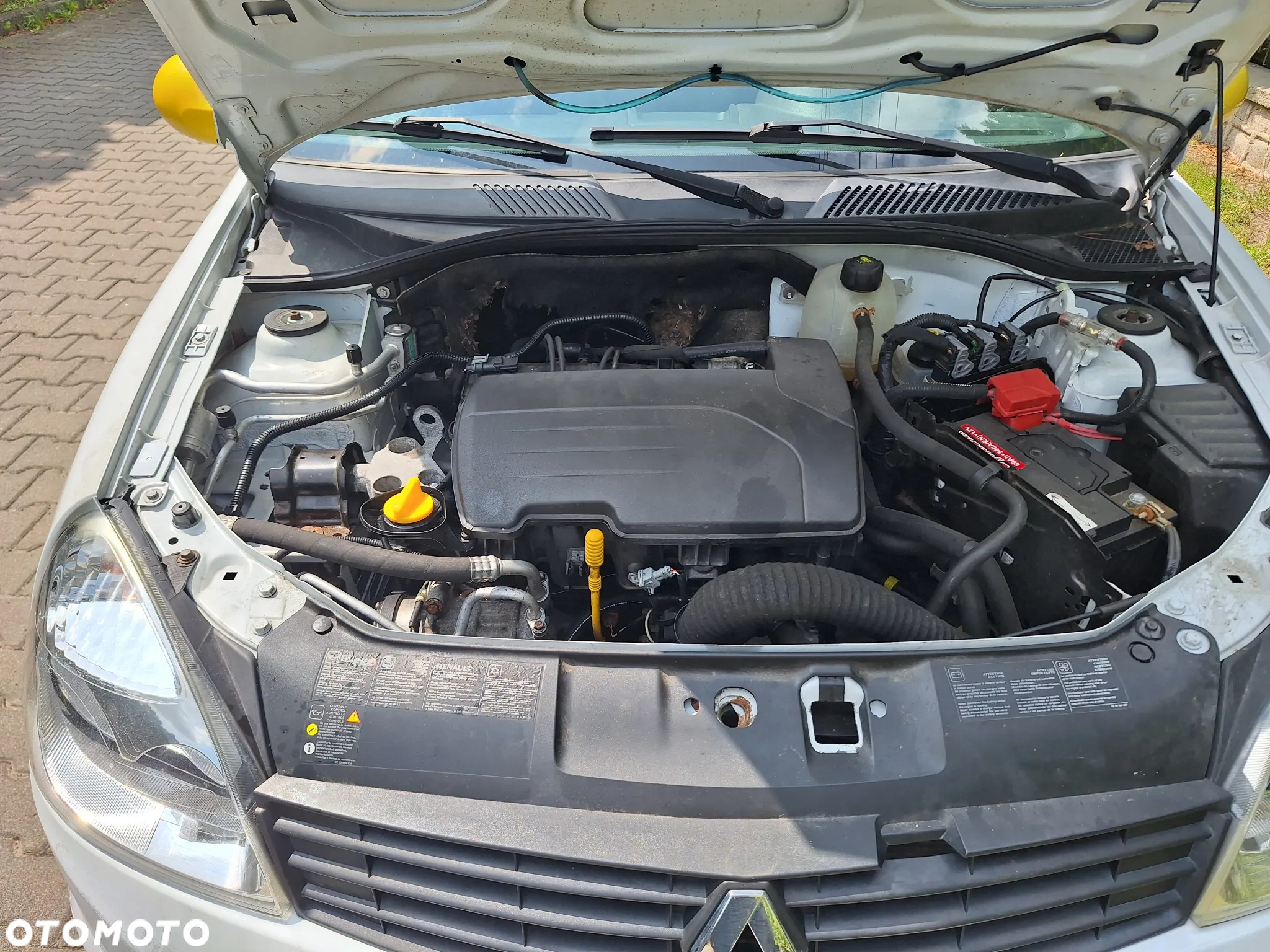 Renault Clio 1.2 16V Campus - 14