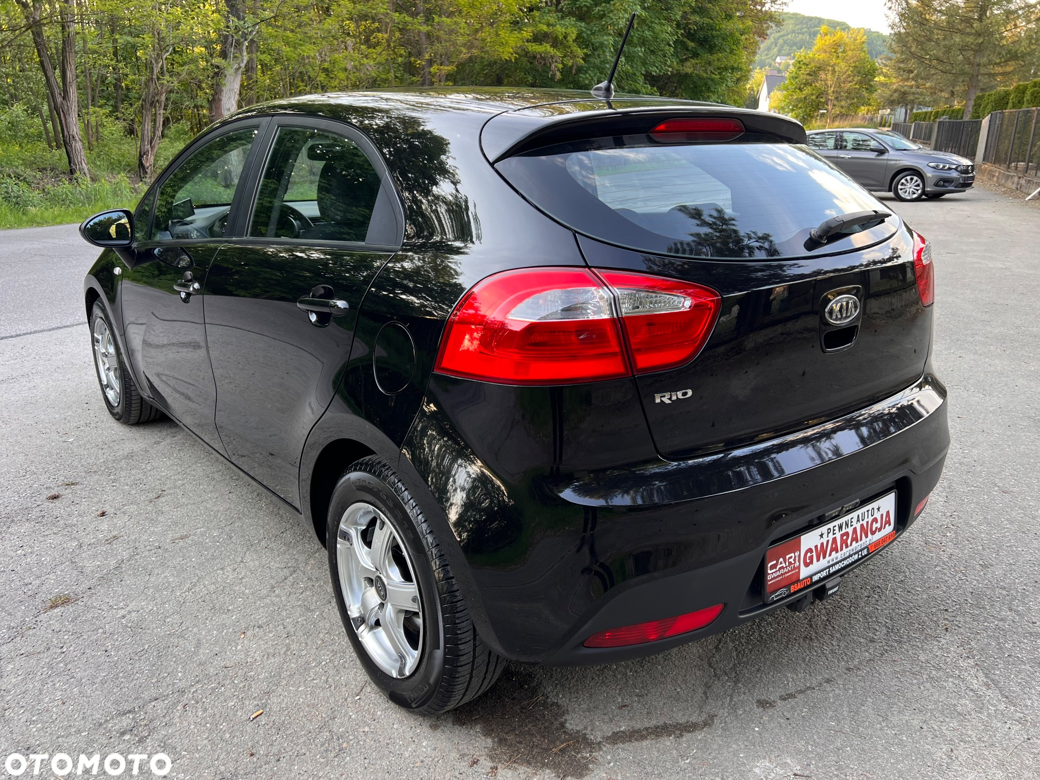 Kia Rio 1.4 L - 6