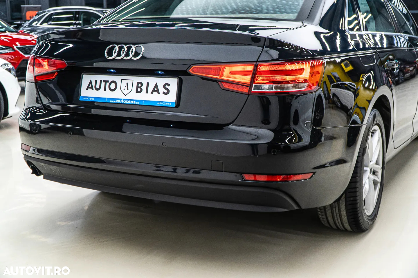 Audi A4 2.0 TDI S tronic Design - 14