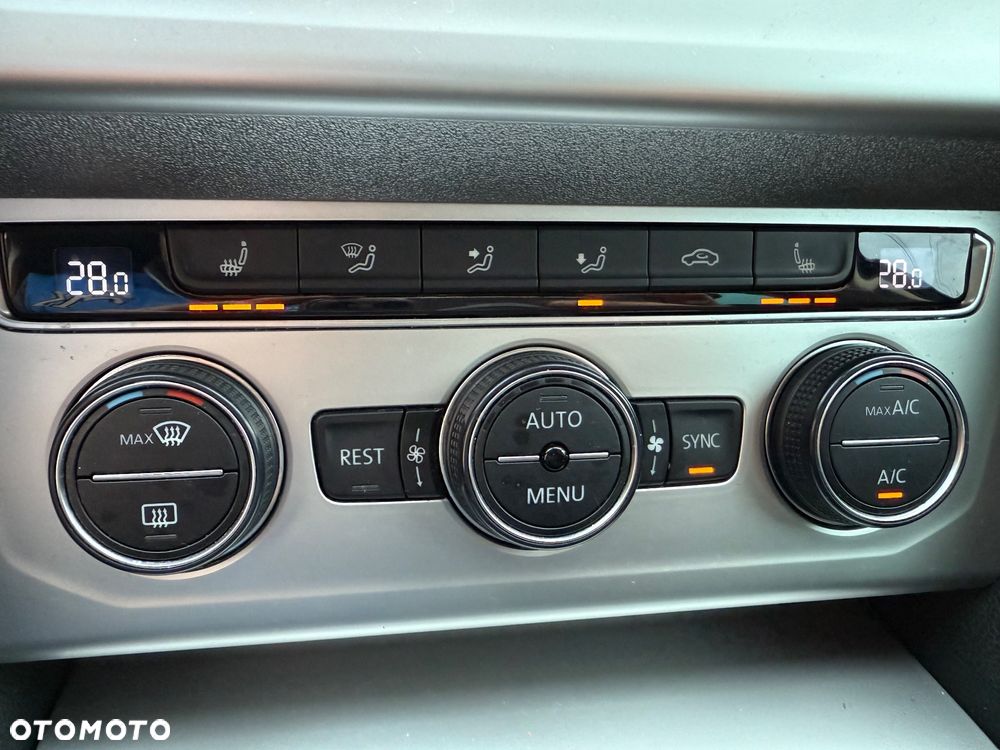 Volkswagen Passat Variant 2.0 TDI BMT Comfortline DSG - 24