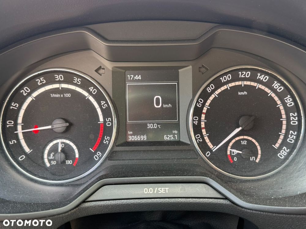 Skoda Octavia 2.0 TDI RS - 17