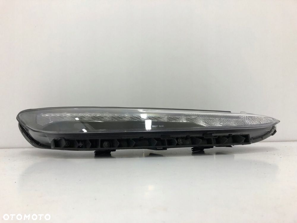 HYUNDAI KONA LIFT LAMPA PRZEDNIA PRAWA LED GÓRNA - 1