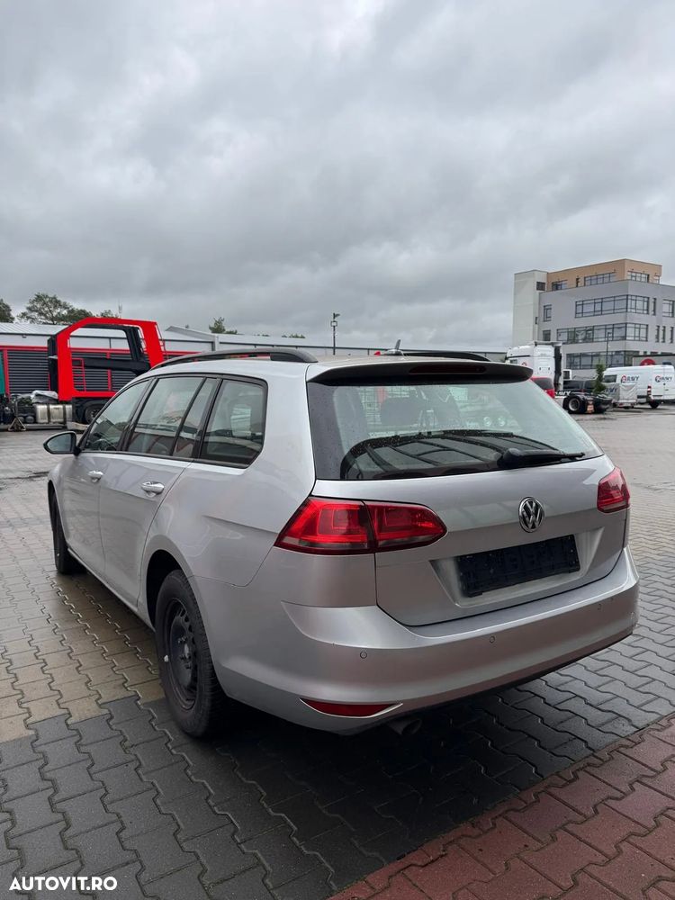 Volkswagen Golf 1.6 TDI BlueMotion Technology DSG Comfortline - 18