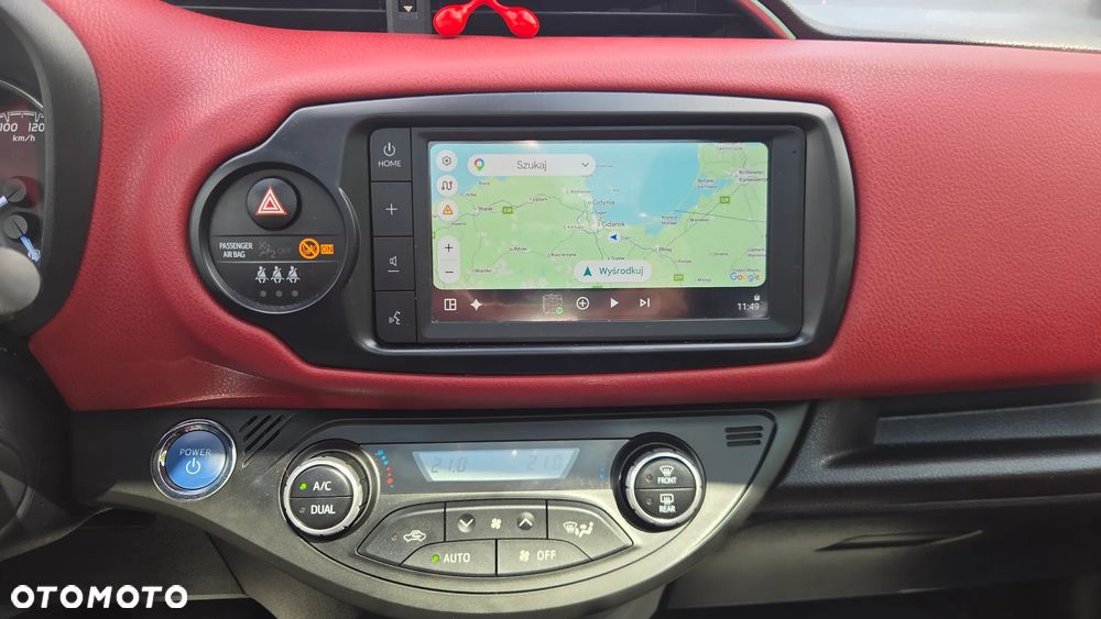 Toyota Yaris Hybrid 100 Selection - 9