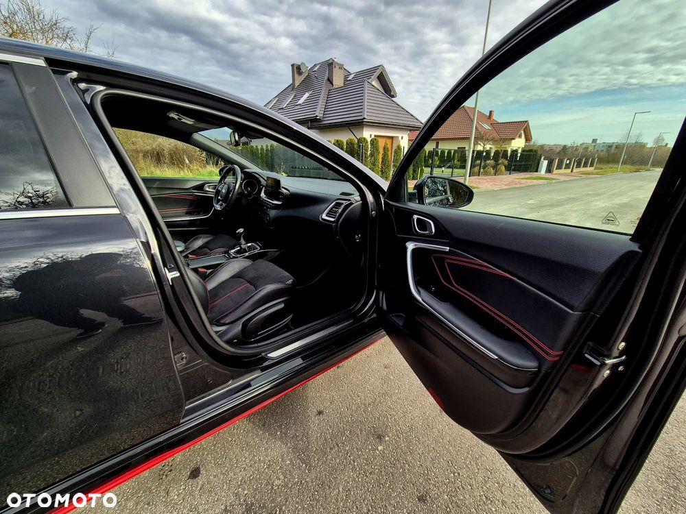 Kia Ceed Cee'd 1.6 T-GDI GT - 33