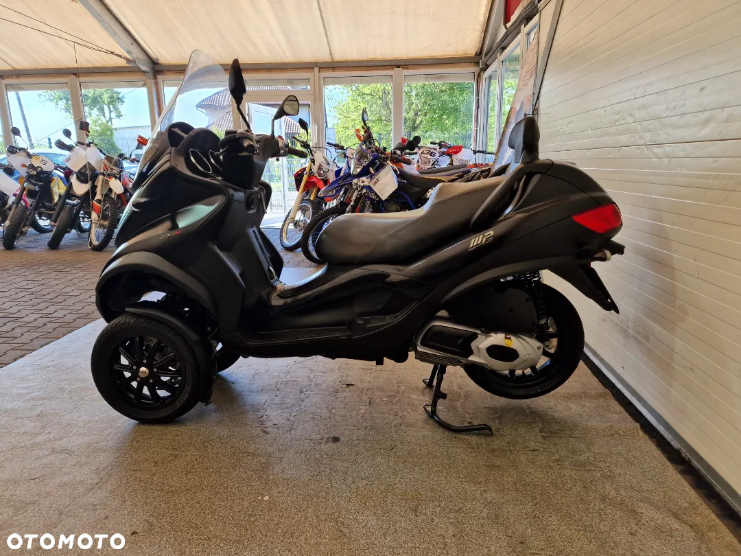 Piaggio MP-3 - 11
