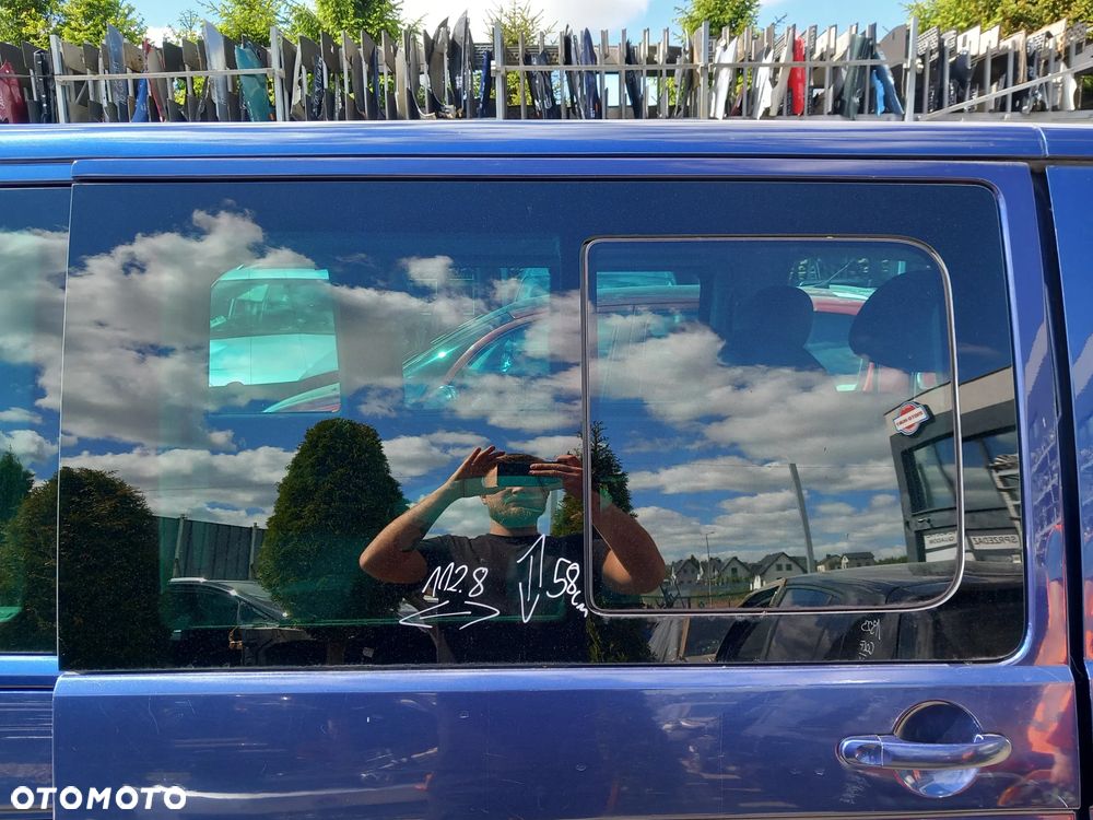 VW T5 MULTIVAN SZYBA UCHYLNA DRZWI PRAWYCH PRZESÓWNYCH - 1