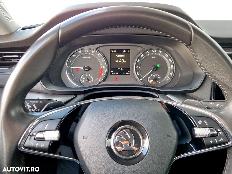 Skoda Octavia 2.0 TDI DSG Ambition - 19
