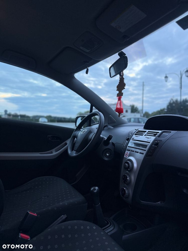 Toyota Yaris 1.0 Luna A/C - 10