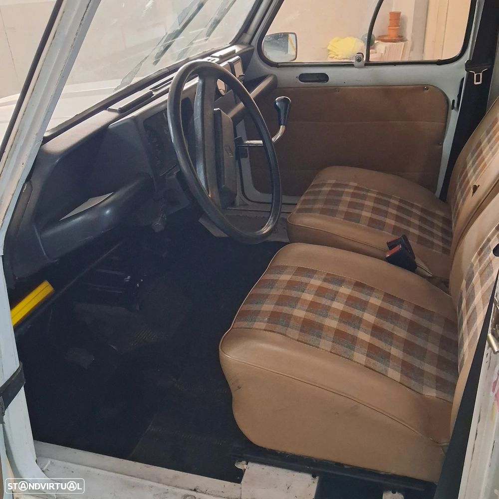 Renault 4 1.1 GTL - 11