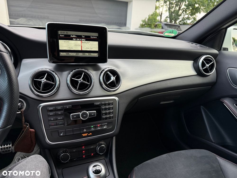 Mercedes-Benz GLA 200 AMG Line - 22