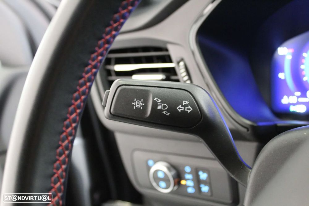 Ford Kuga 1.5 EcoBoost ST-LINE - 17