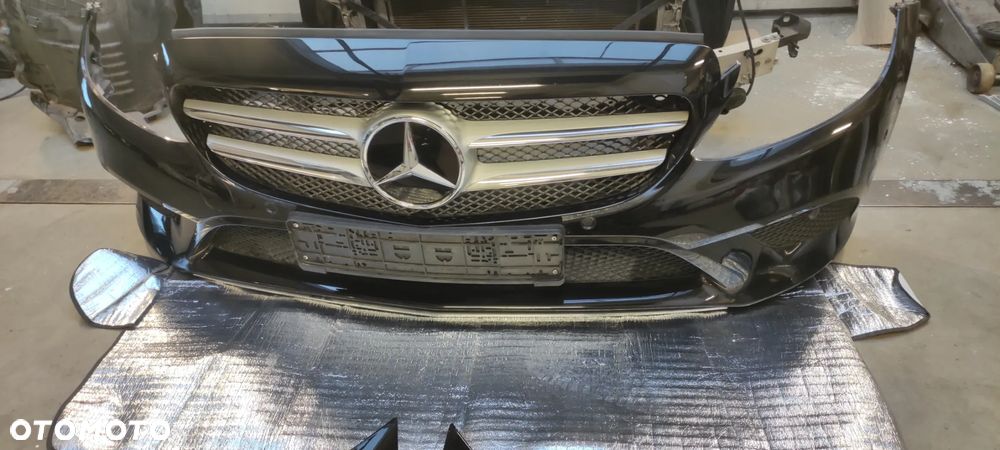 Mercedes w205 lift zderzak kompletny kolor LY9T