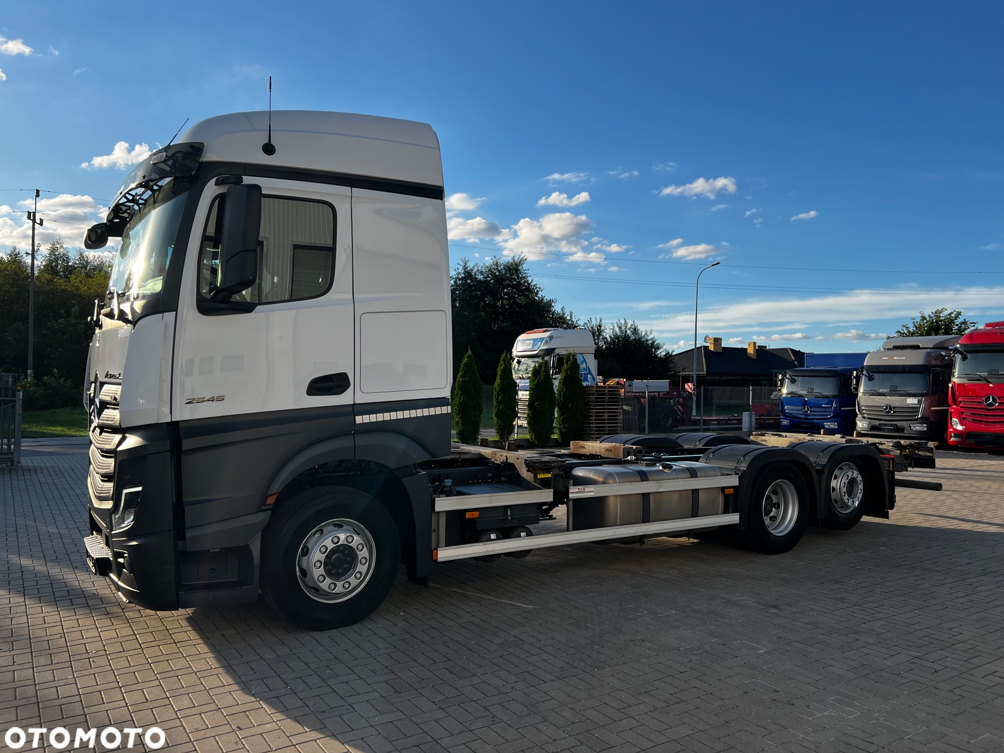 Mercedes-Benz Actros - 8
