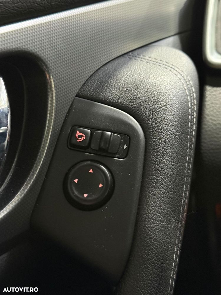 Nissan Qashqai 1.7 dCi Xtronic ALL-MODE 4x4i TEKNA - 16