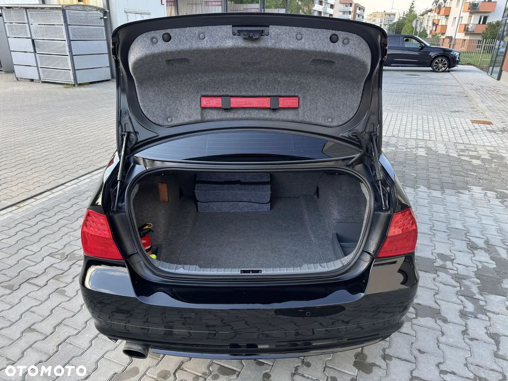 BMW Seria 3 320i - 5