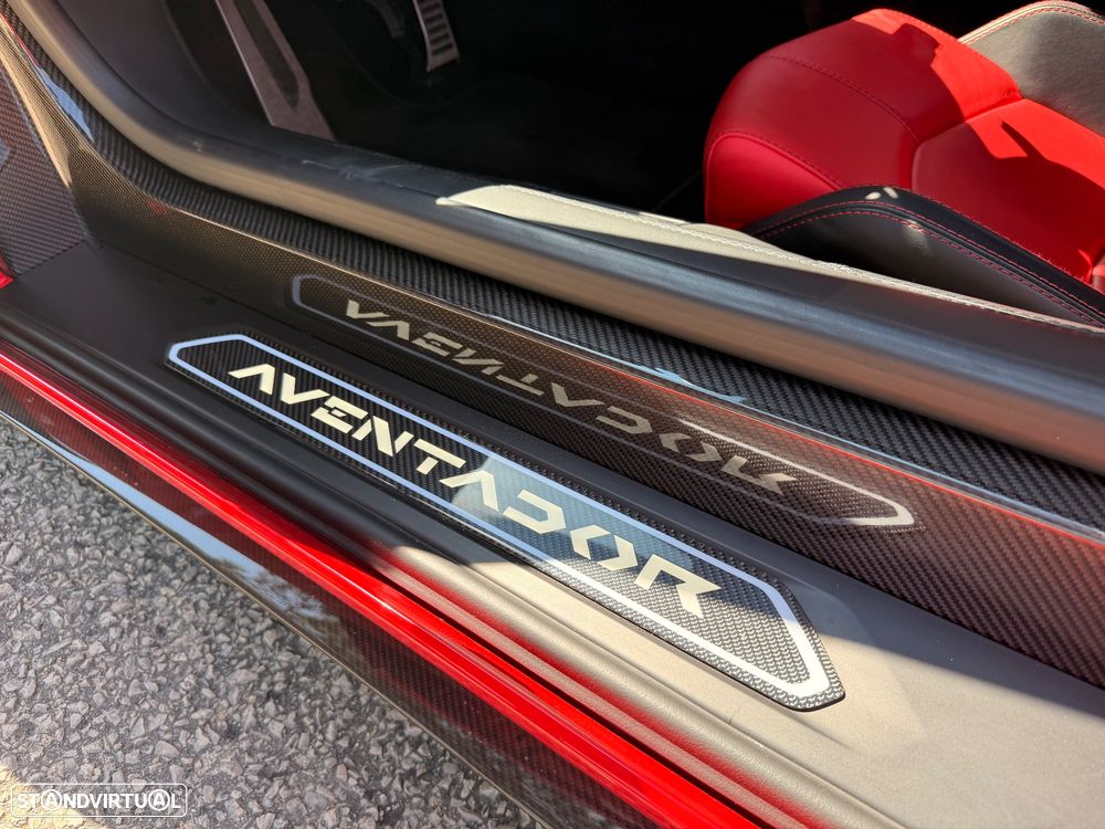 Lamborghini Aventador 6.5 V12 LP740-4 S - 14