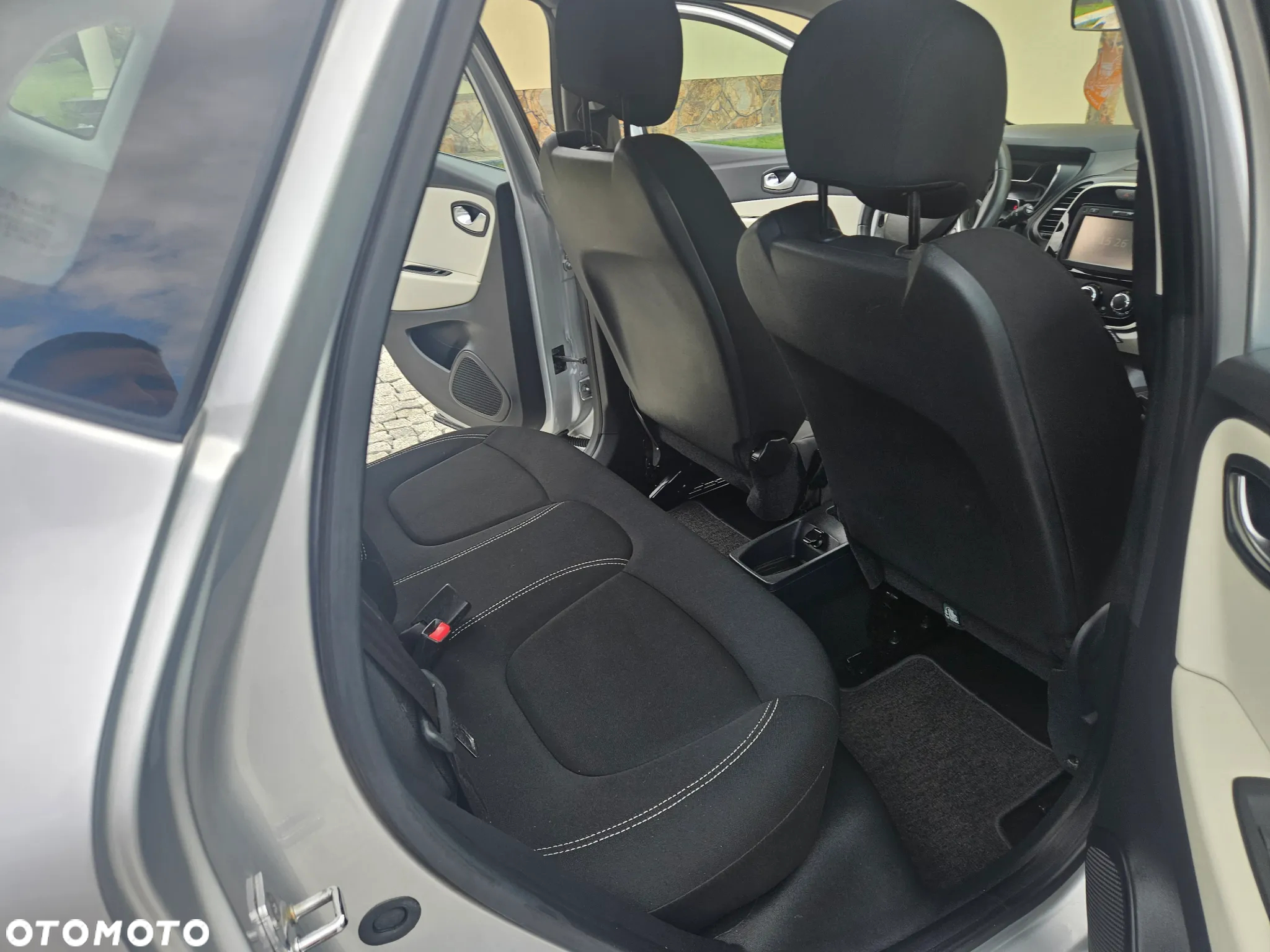 Renault Captur (ENERGY) TCe 90 BOSE EDITION - 36