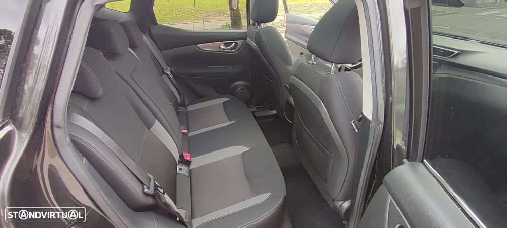 Nissan Qashqai 1.5 dCi N-Connecta Business - 24