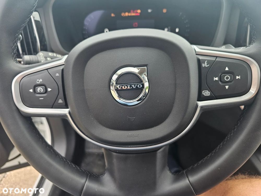 Volvo XC 60 B5 B AWD Geartronic Momentum Pro - 34