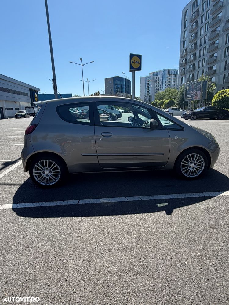 Mitsubishi Colt - 4