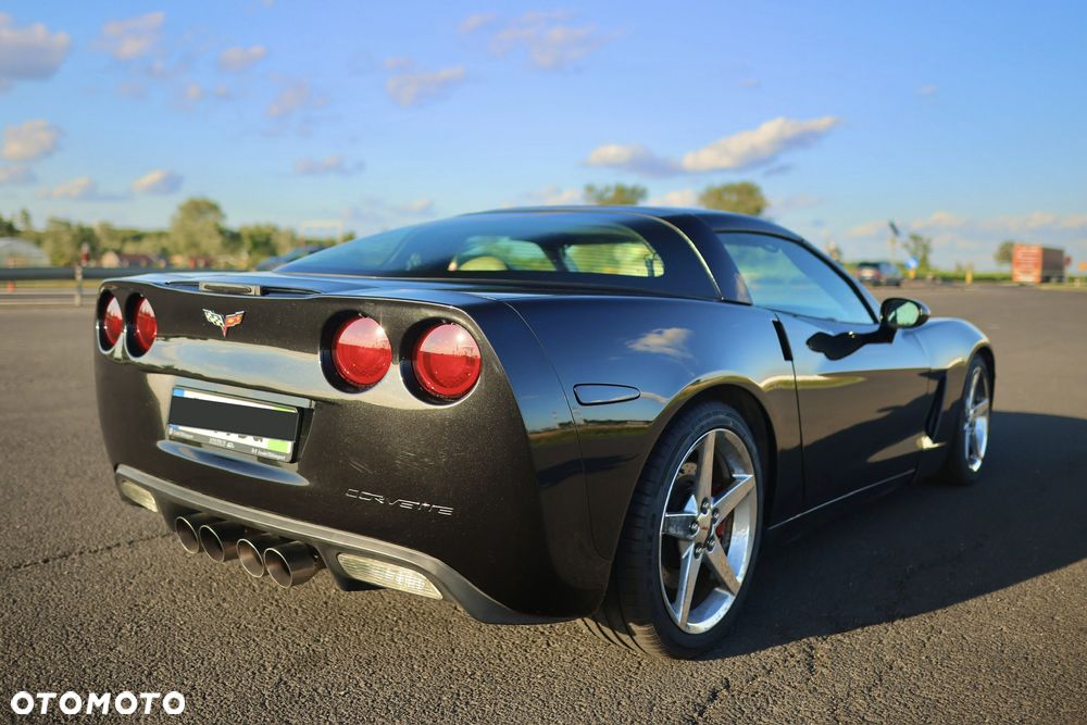 Chevrolet Corvette - 13