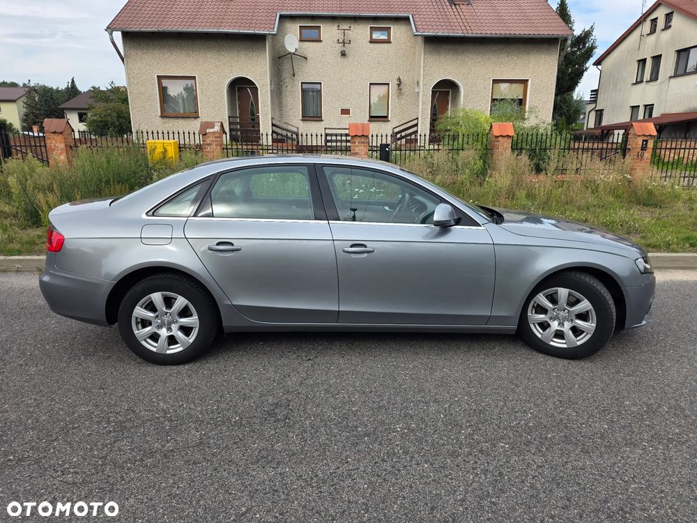 Audi A4 Limousine - 5
