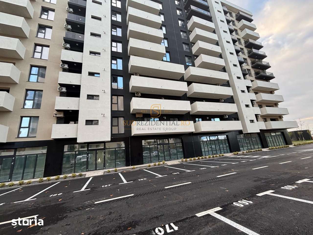 Spatiu comercial excelent, 142 mp, vitrina ampla, locuri de parcare - Imagine principală: 3/12